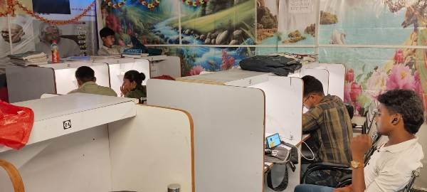 THE READING LIBRARY DARBHANGA 8051610988